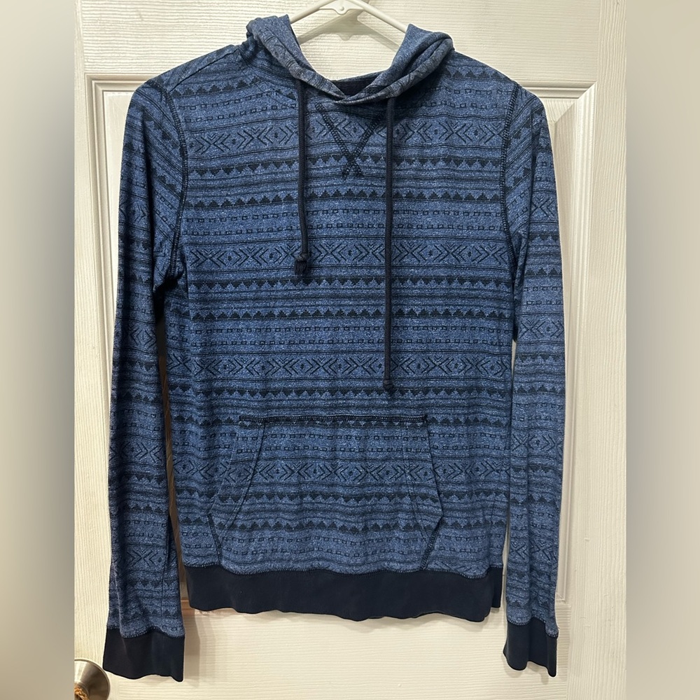 ⭐️ Free state hooded long sleeve shirt. Size XS
